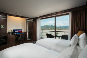 Elegance Suite Balcony image 2