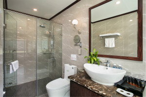 Elegance Suite Balcony image 2