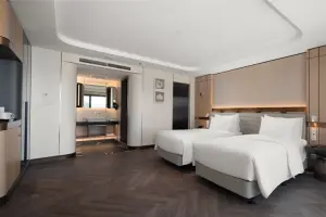 Executive Suite image 2