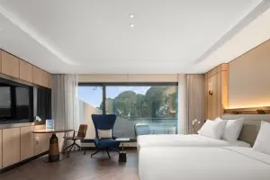 Ocean Balcony Suite image 2