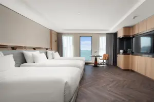 Ocean Suite Triple image 2