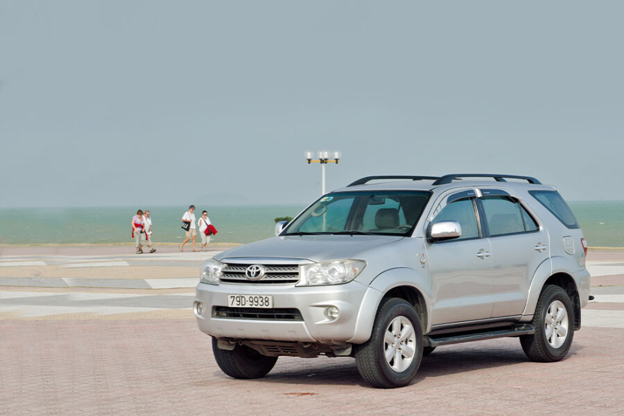 Chan May port to Hue private car