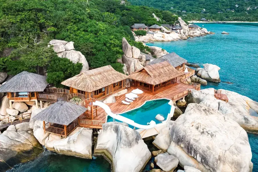 Ho Chi Minh to Six Senses Ninh Van Bay private car 1