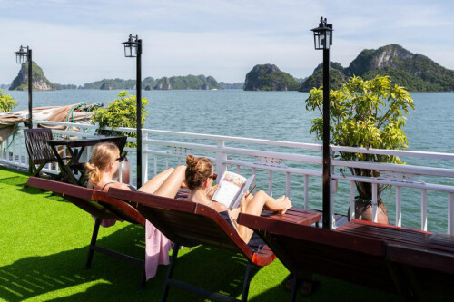 Bai Tu Long Bay Swan cruise 2 days 12