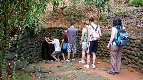 Ho Chi Minh City and Cu Chi Tunnels Full-Day Trip