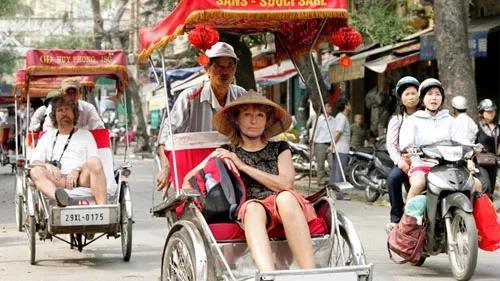 1-hour Hanoi cyclo tour excursion