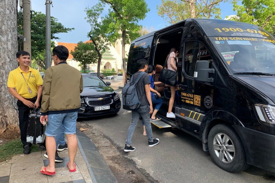 Phnom Penh to Bavet border private car transfer 3