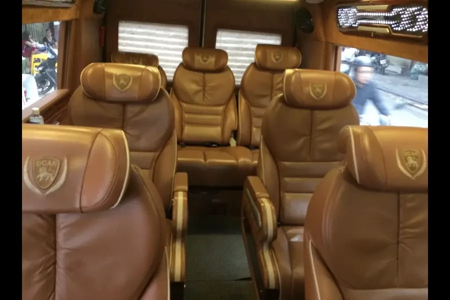 Hanoi to Cai Rong port terminal private car 4