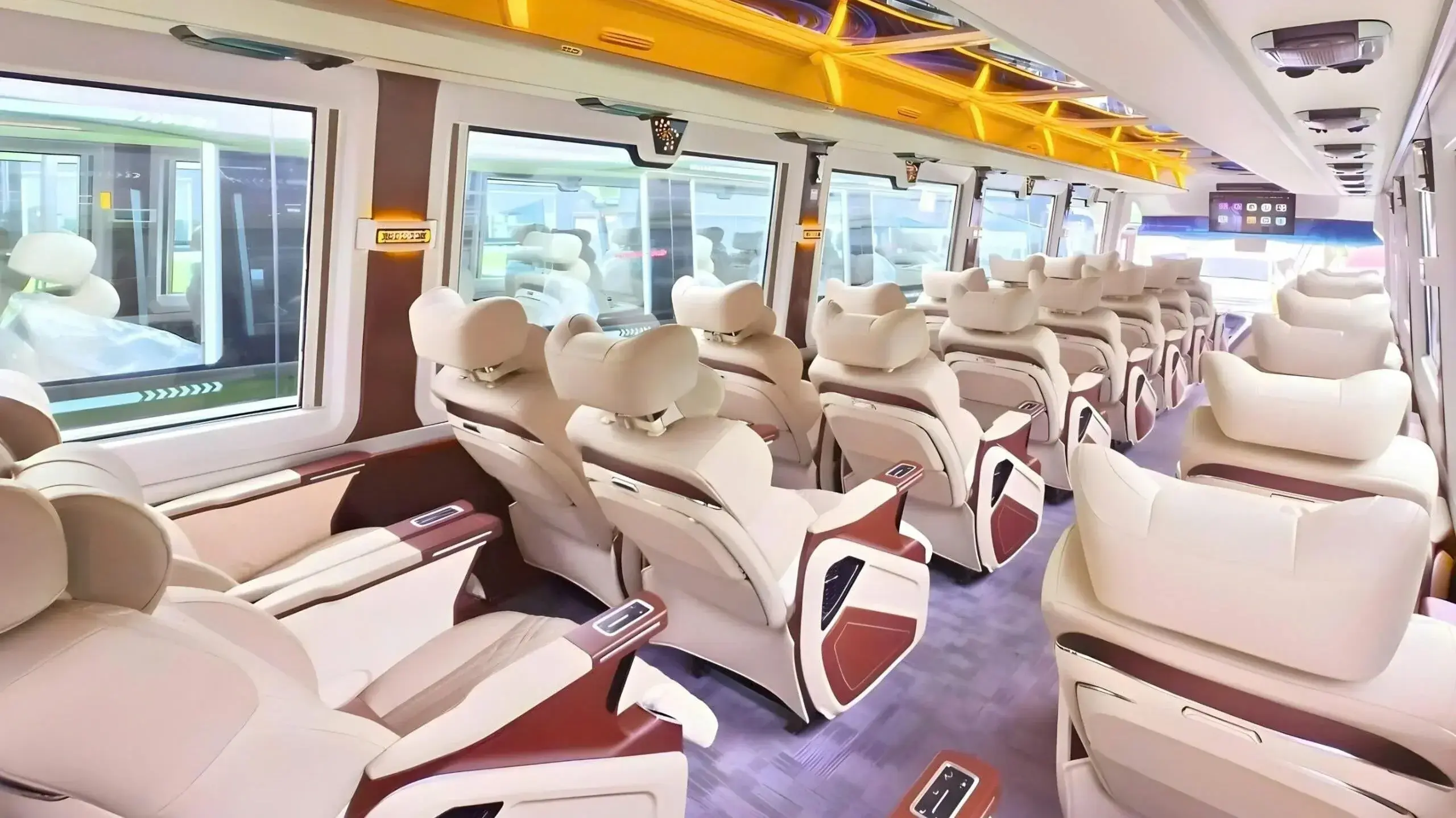 Hue to Da Nang VIP limousine bus 28-seater