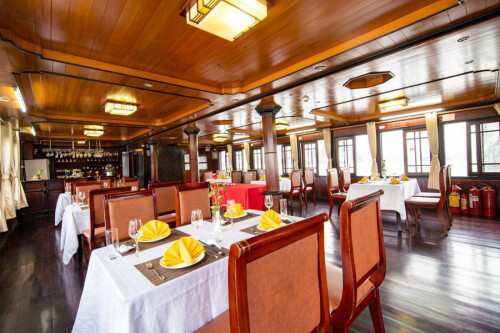 Bai Tu Long Bay Swan cruise day tour 6