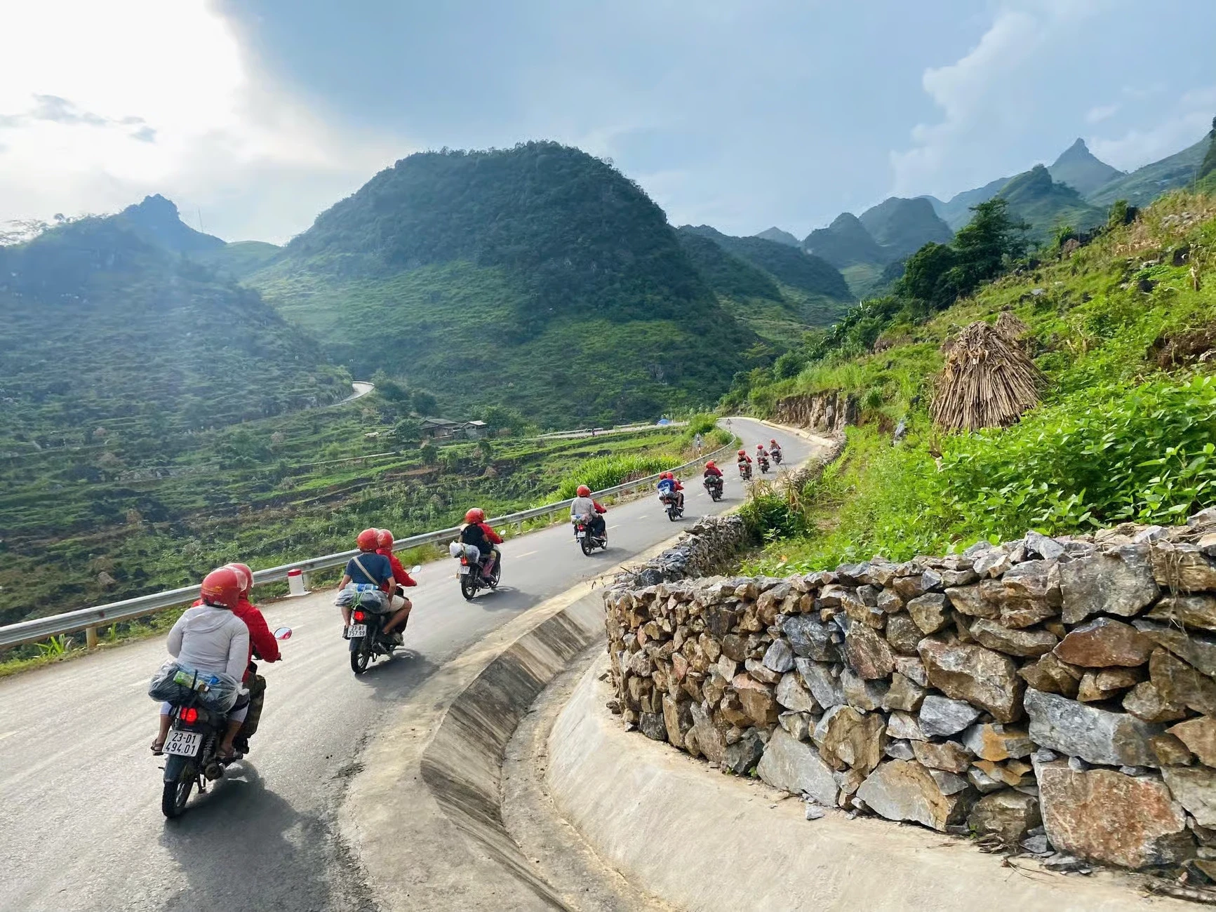 From Hanoi: Ha Giang Loop Motorbike Tours easy rider 3-Days 2-Nights