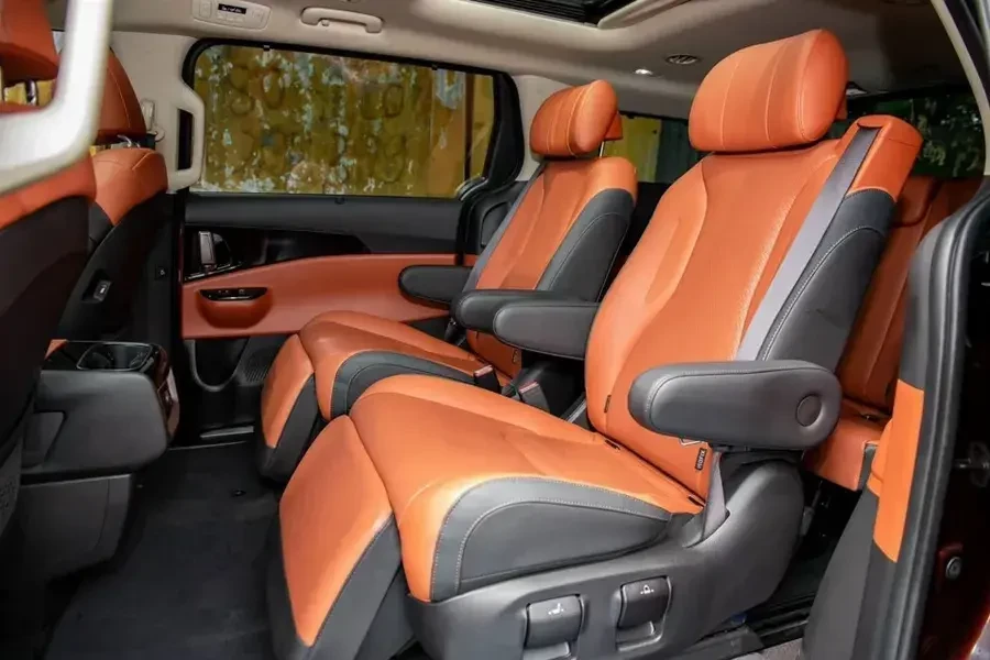 Ho Chi Minh City to Nha Trang luxury car