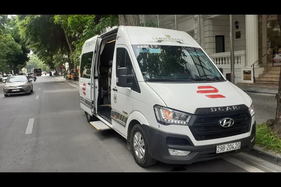 Ho Chi Minh City to Nha Trang luxury car