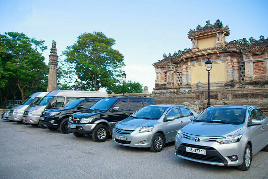 Da Nang to Hue private car via Hai Van Pass & Scenic Stops