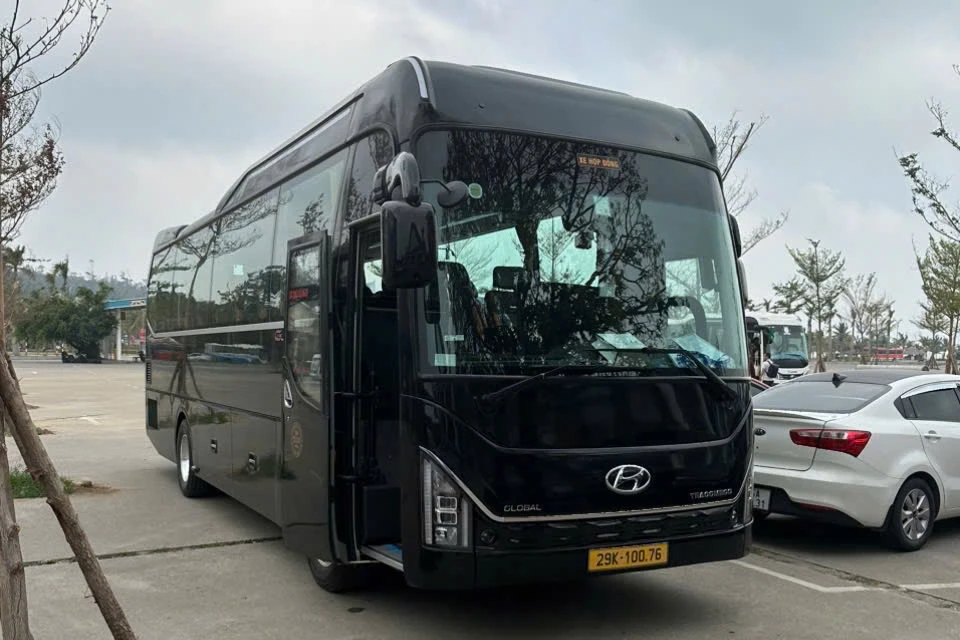 Halong Bay to Ninh Binh Luxury limousine