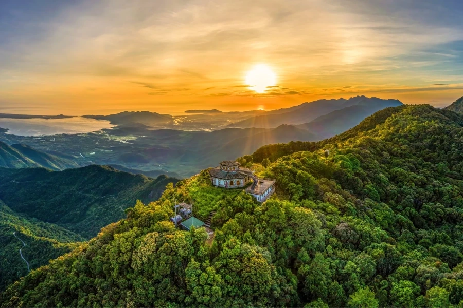 Hue to Bach Ma national park private car transfer 1