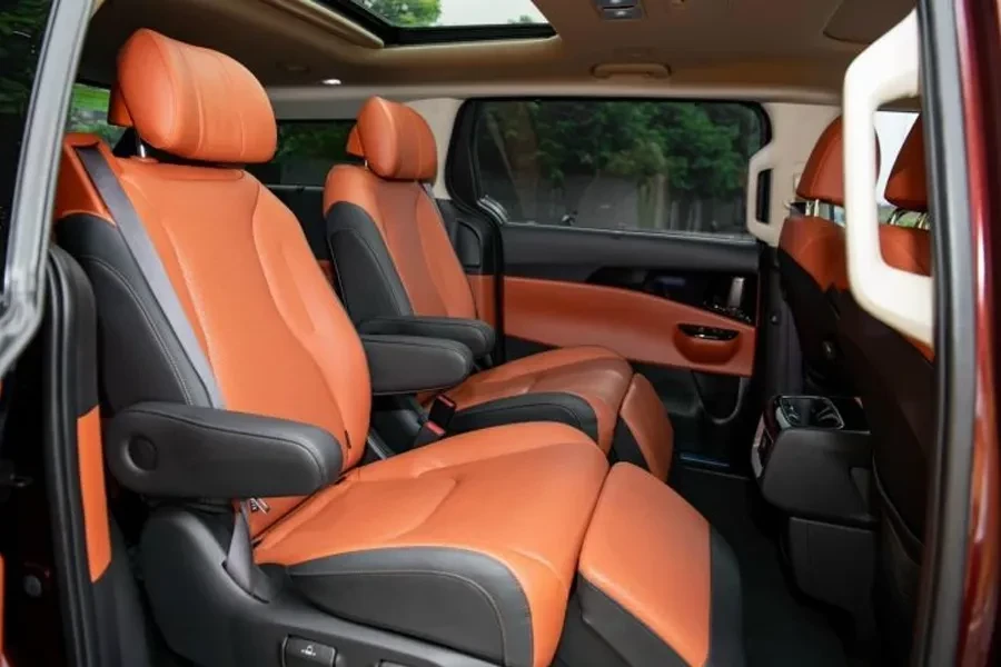 Legacy Yen Tu hotel to Hanoi private car transfer