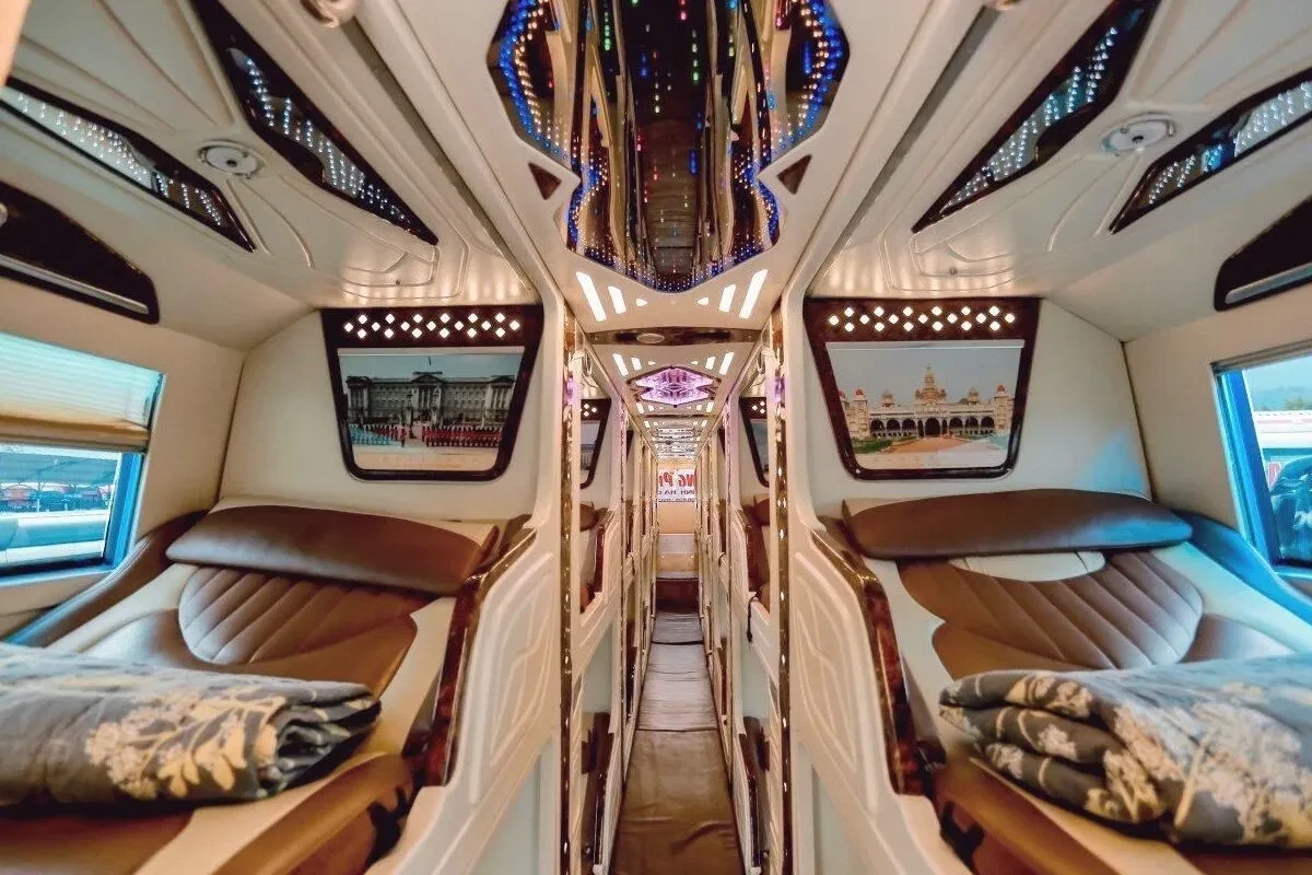 Ninh Binh to Ha Giang VIP cabin sleep bus