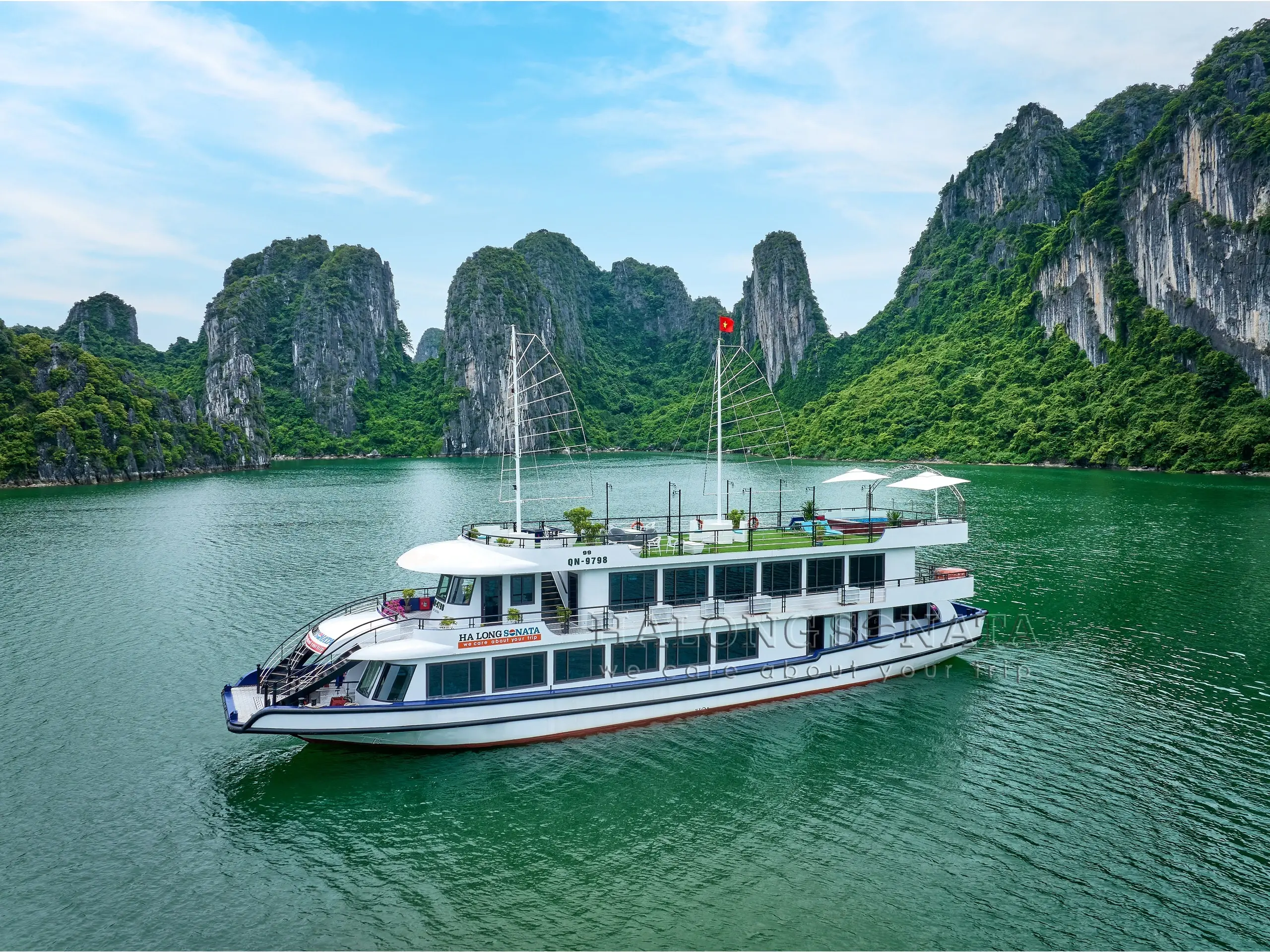Halong Bay Sonata Luxury day cruise