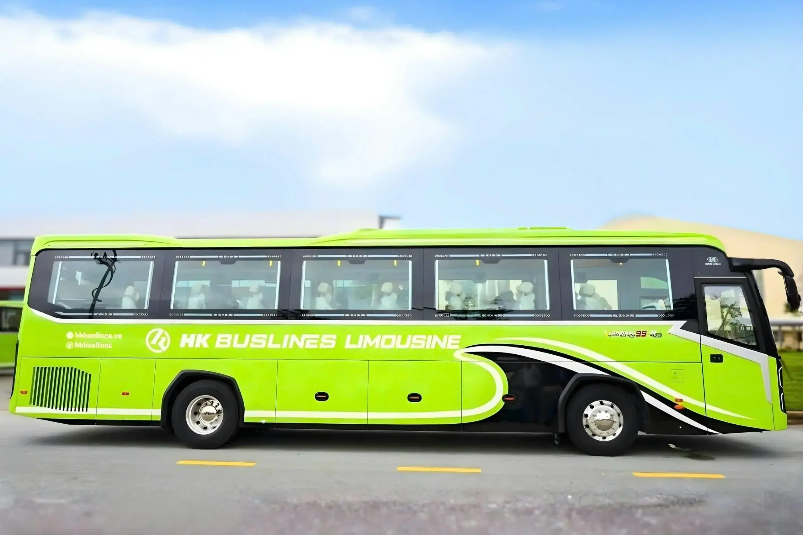 HK limousine bus 29-seater Sapa to Hanoi City/Hanoi Airport