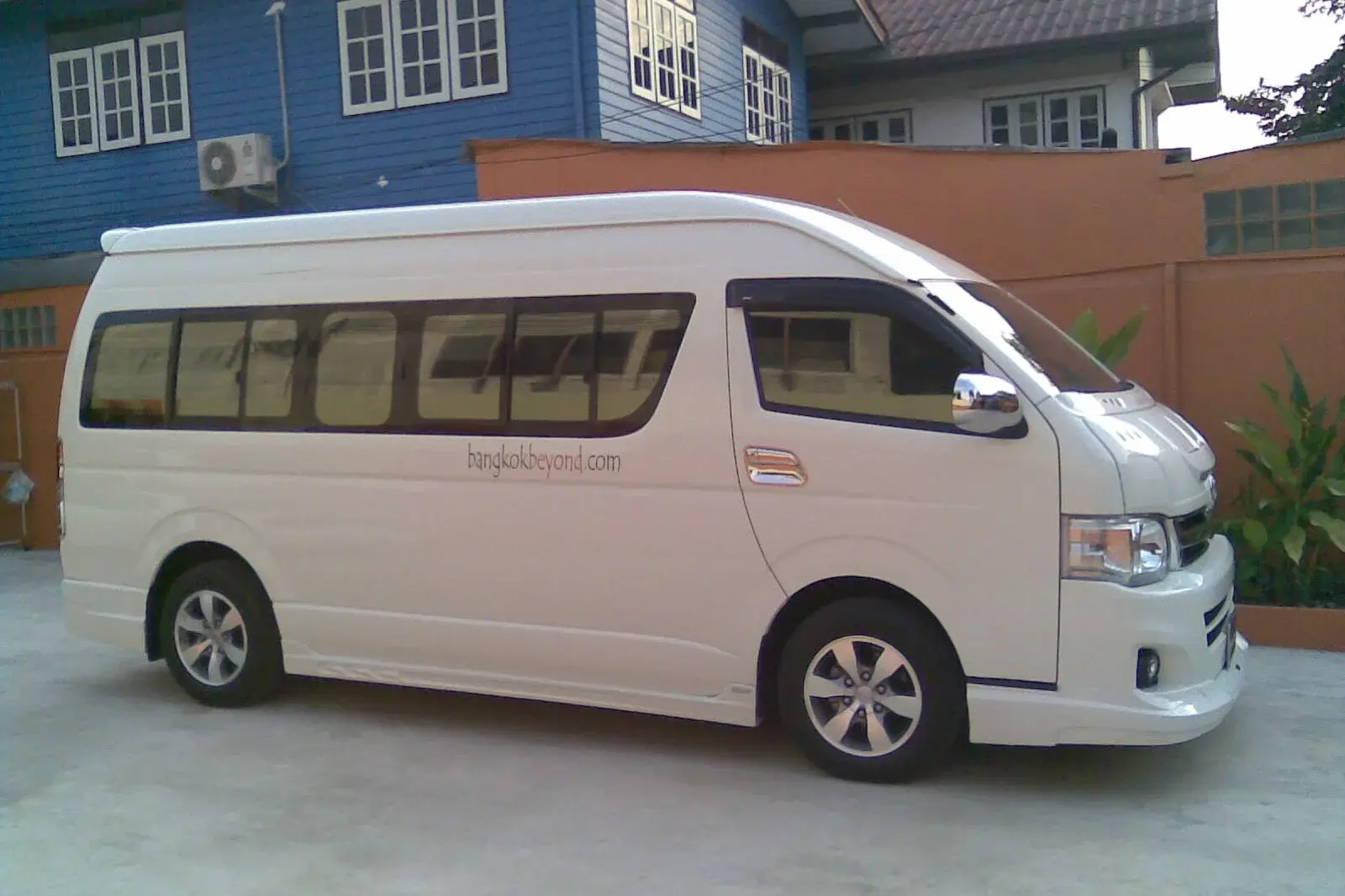 Bangkok to Pattaya private car transfer
