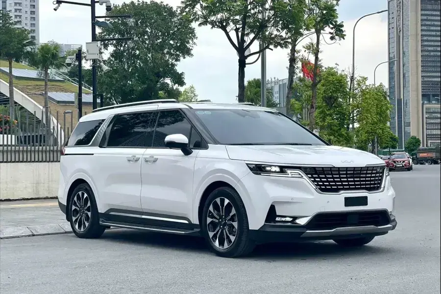 Halong to Mong Cai private car