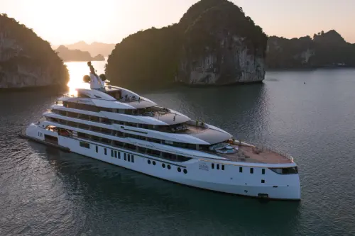 Grand Pioneers Halong Bay Cruise 1 | 2 days 1 nights 4