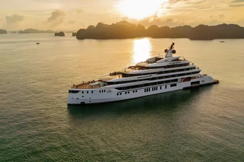 Grand Pioneers Halong Bay Cruise 1 | 2 days 1 nights 6