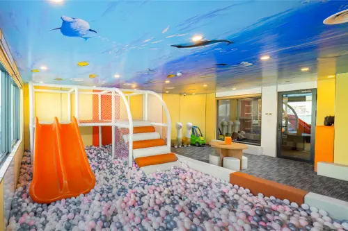 Grand Pioneers Halong Bay Cruise 1 | 2 days 1 nights 8