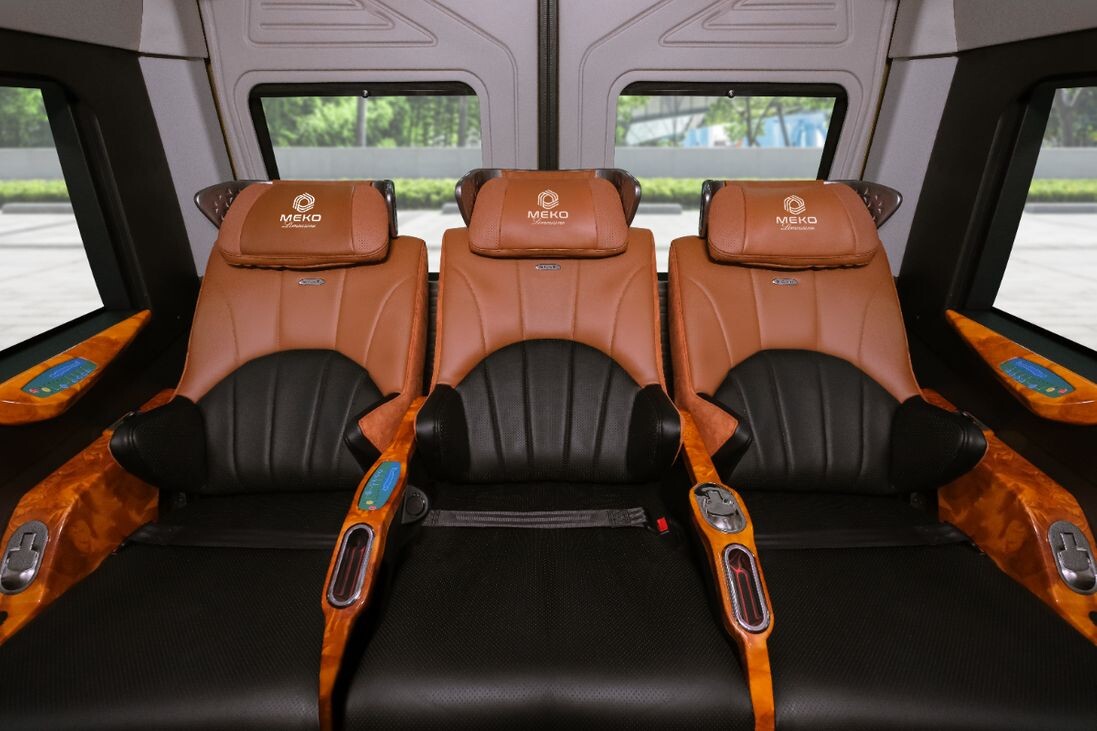 Ho Chi Minh City to Phnom Penh luxury limousine 5