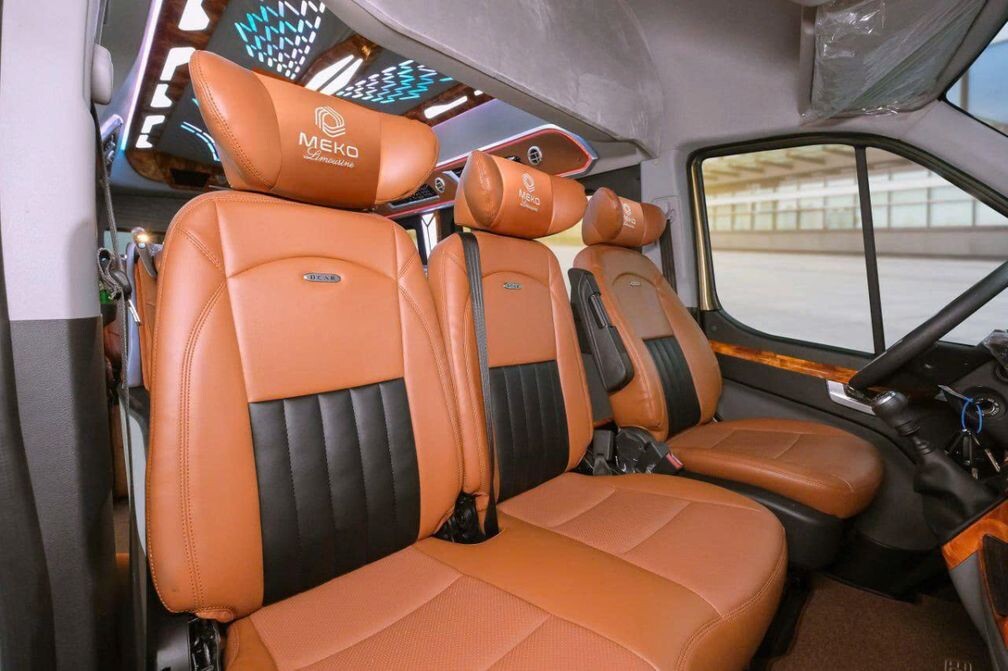 Ho Chi Minh City to Phnom Penh luxury limousine 10