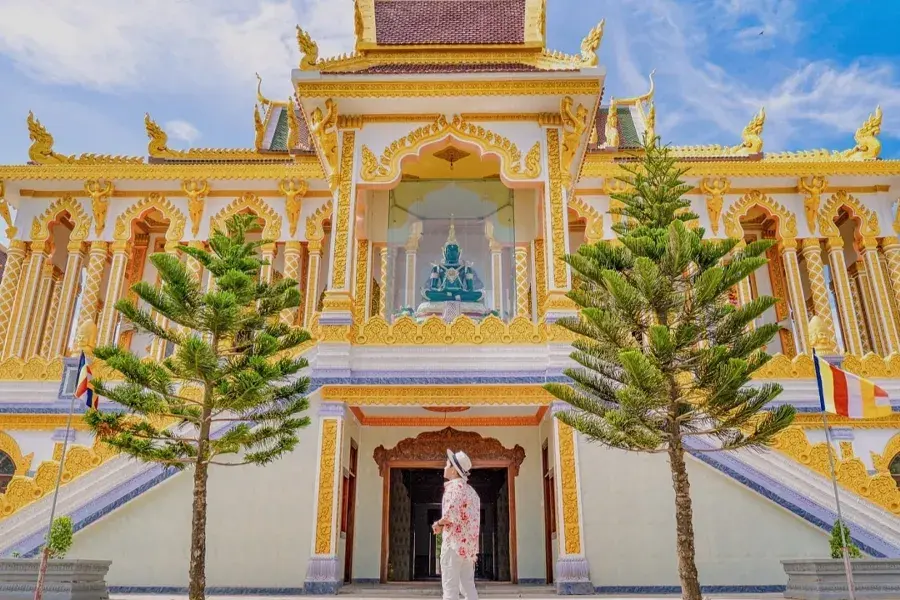 Ho Chi Minh City to Soc Trang private car 4