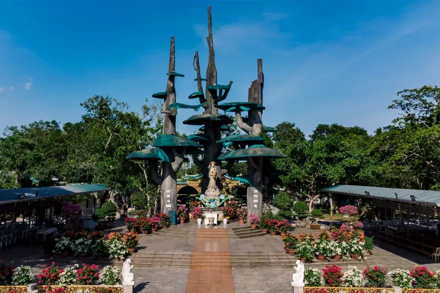 Hue to La Vang Holy Land private car 5