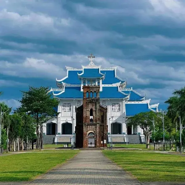 Hue to La Vang Holy Land private car 6
