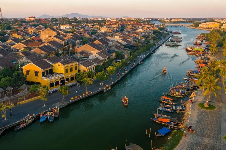 Dong Hoi to Hoi An private car 4