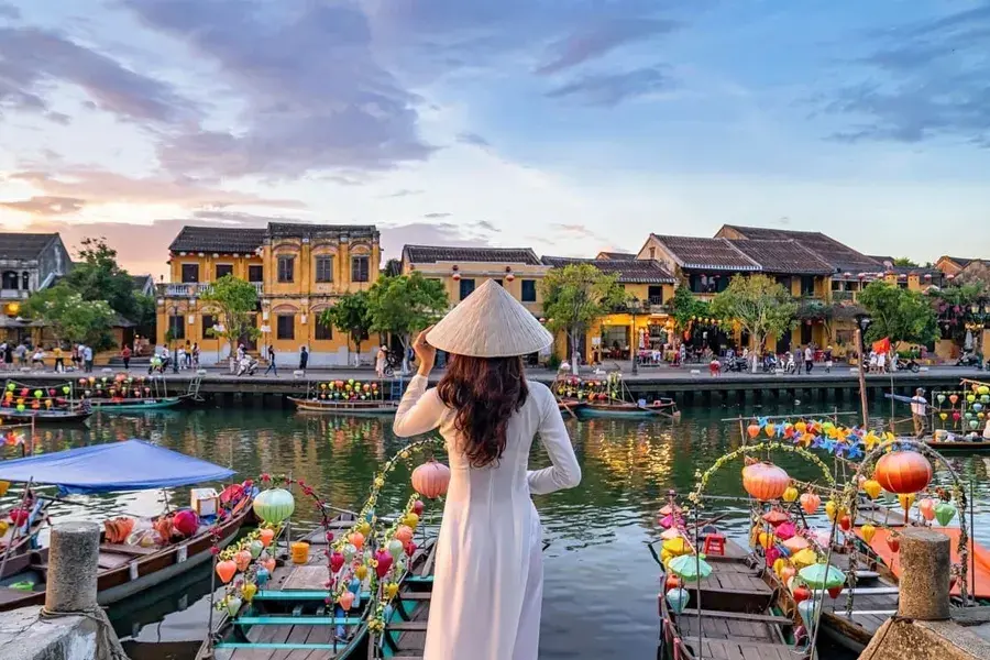 Dong Hoi to Hoi An private car 7