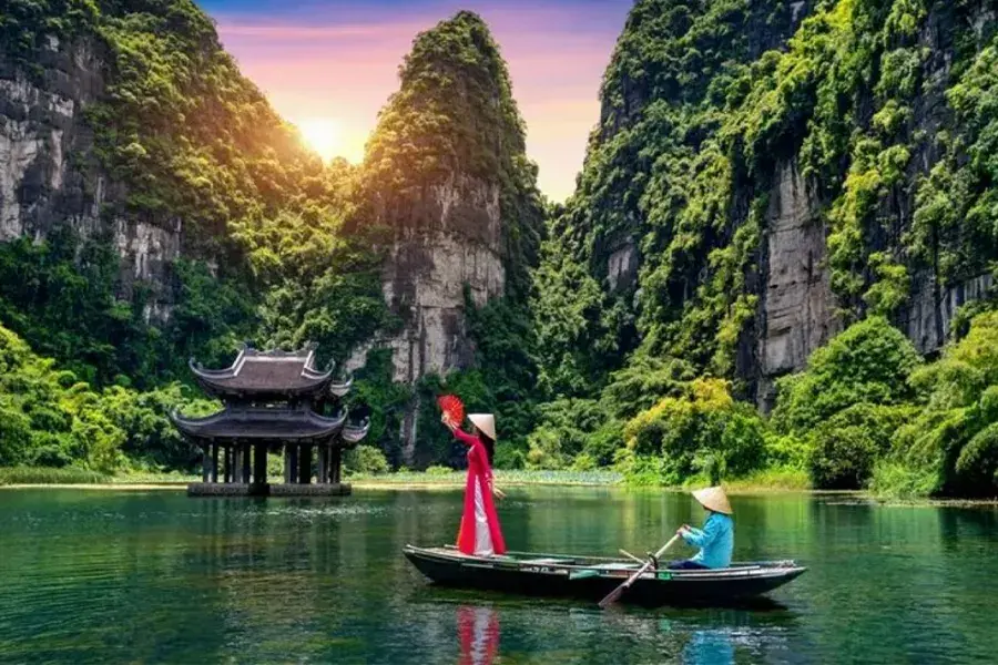 Cua Lo to Ninh Binh private car 3