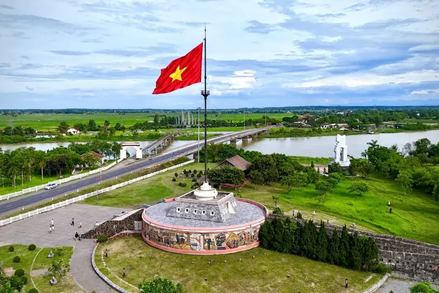 Hue to DMZ car rental - One day charter car 1