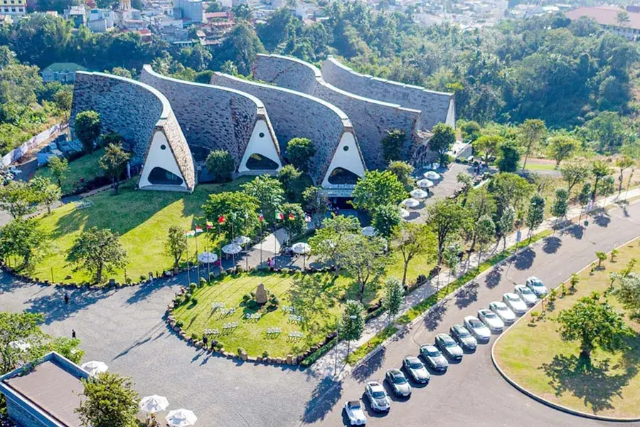 Nha Trang to Buon Ma Thuot private car 8