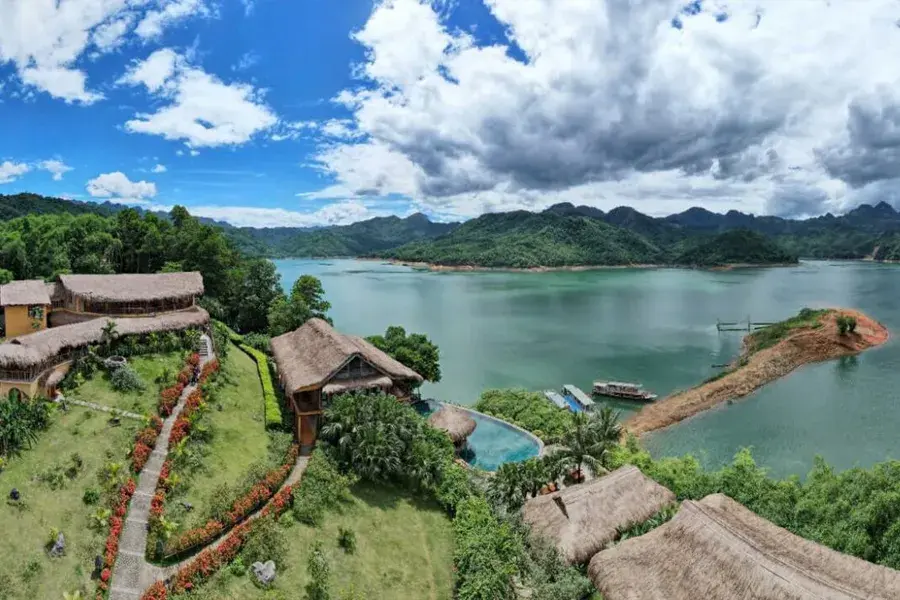 Halong to Mai Chau private car 5