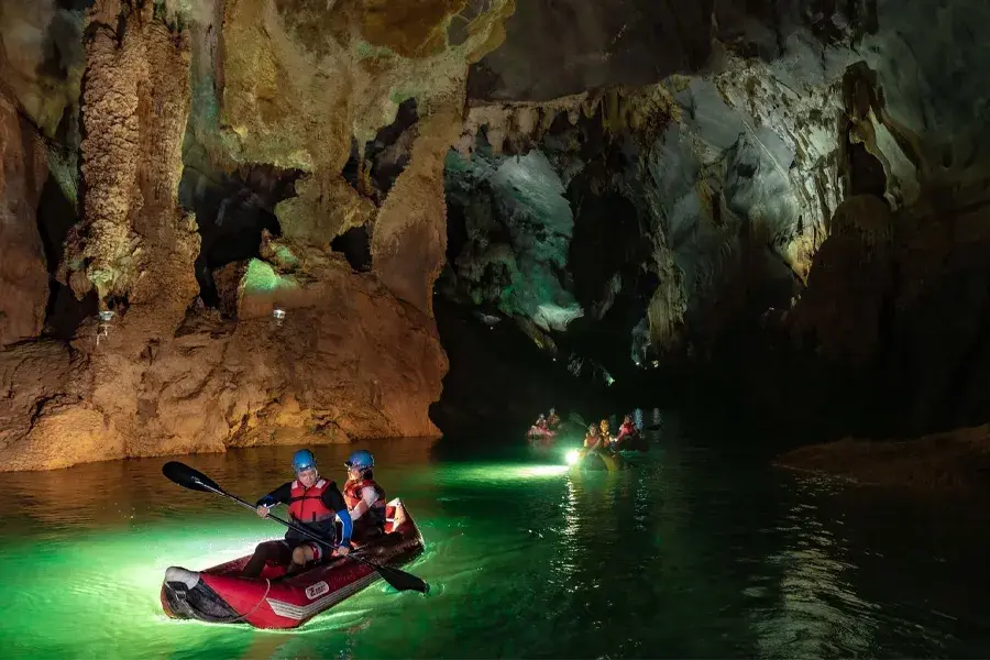 Cua Lo to Phong Nha private car 4