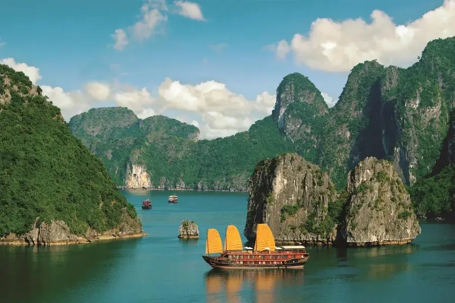 Bac Ninh City to Halong Bay private car 8