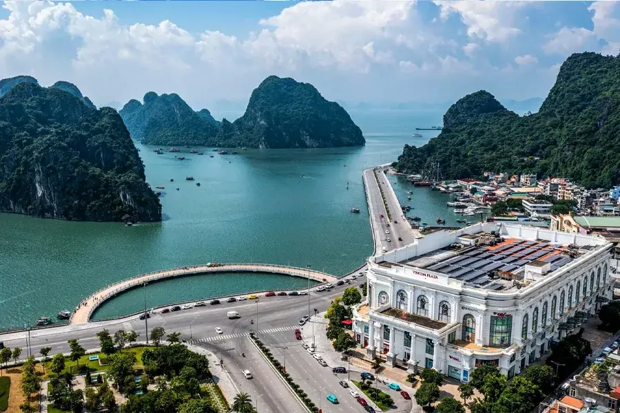 Bac Ninh City to Halong Bay private car 10