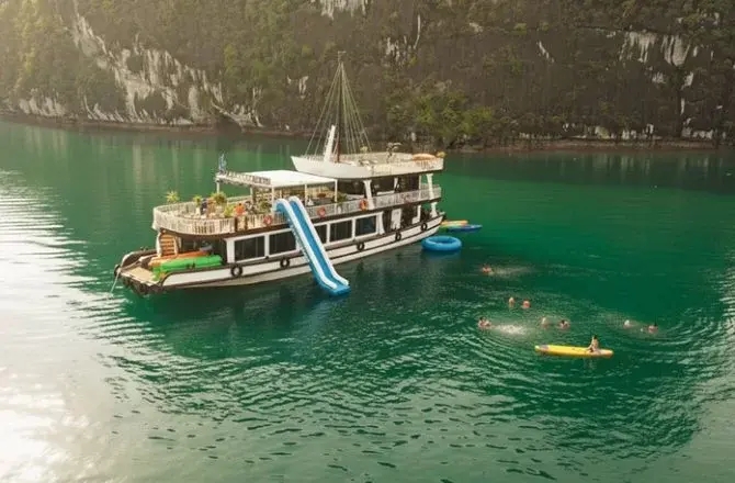 Serenity cruise Lan Ha Bay day cruise from Hanoi 5
