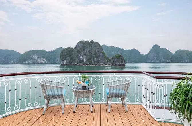 Serenity cruise Lan Ha Bay day cruise from Hanoi 8