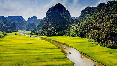 Ninh Binh Luxury day tour: Mua Cave - Tam Coc - Hoa Lu Ancient Capital