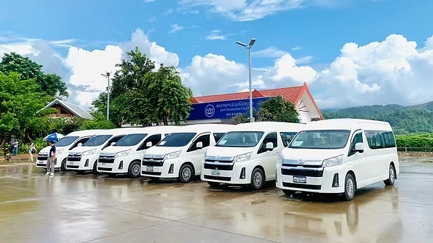 Vientiane to Luang Prabang private car