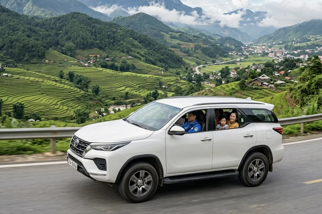 Private 7-seater car to Sapa